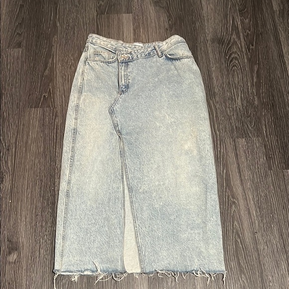 Zara Dresses & Skirts - Zara Blue Midi Skirt Chic and Timeless